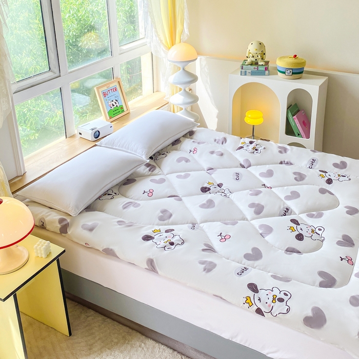 91家纺网 家纺一手货源 找家纺 缦卡琳家纺 2025新款活性生态棉纤维床垫  帕恰狗