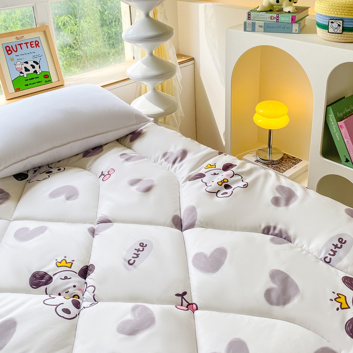 91家纺网 家纺一手货源 找家纺 缦卡琳家纺 2025新款活性生态棉纤维床垫  帕恰狗