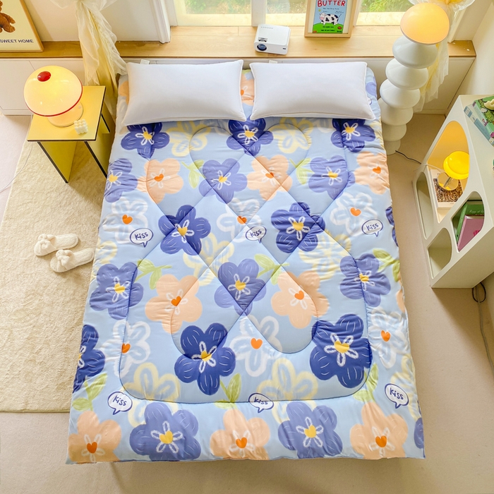 91家纺网 家纺一手货源 找家纺 缦卡琳家纺 2025新款活性生态棉纤维床垫 情定花海