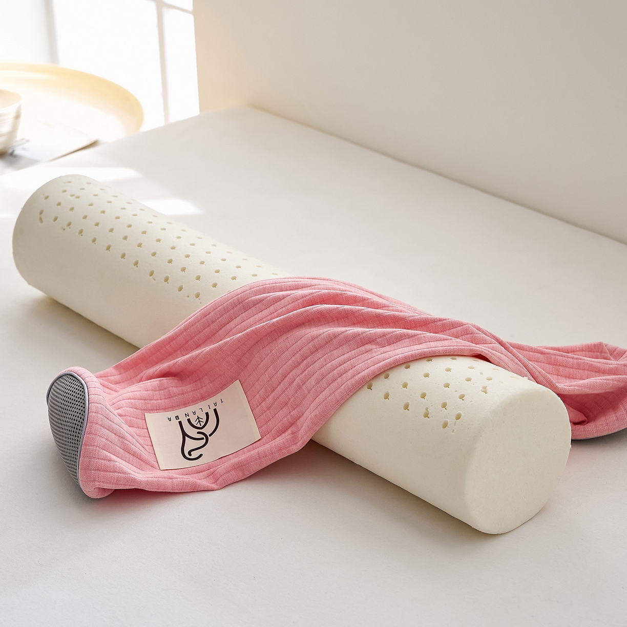 91家纺网 家纺一手货源 找家纺 鼎盛乳胶 2025新款多功能条纹乳胶圆柱枕枕头腰枕 亲肤棉粉 60x12cm/只