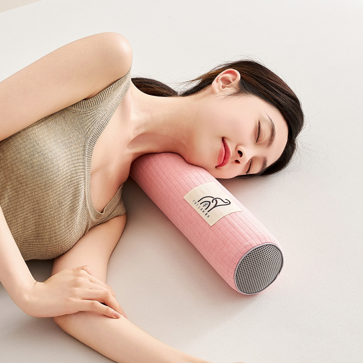 91家纺网 家纺一手货源 找家纺 鼎盛乳胶 2025新款多功能条纹乳胶圆柱枕枕头腰枕 亲肤棉粉 60x12cm/只