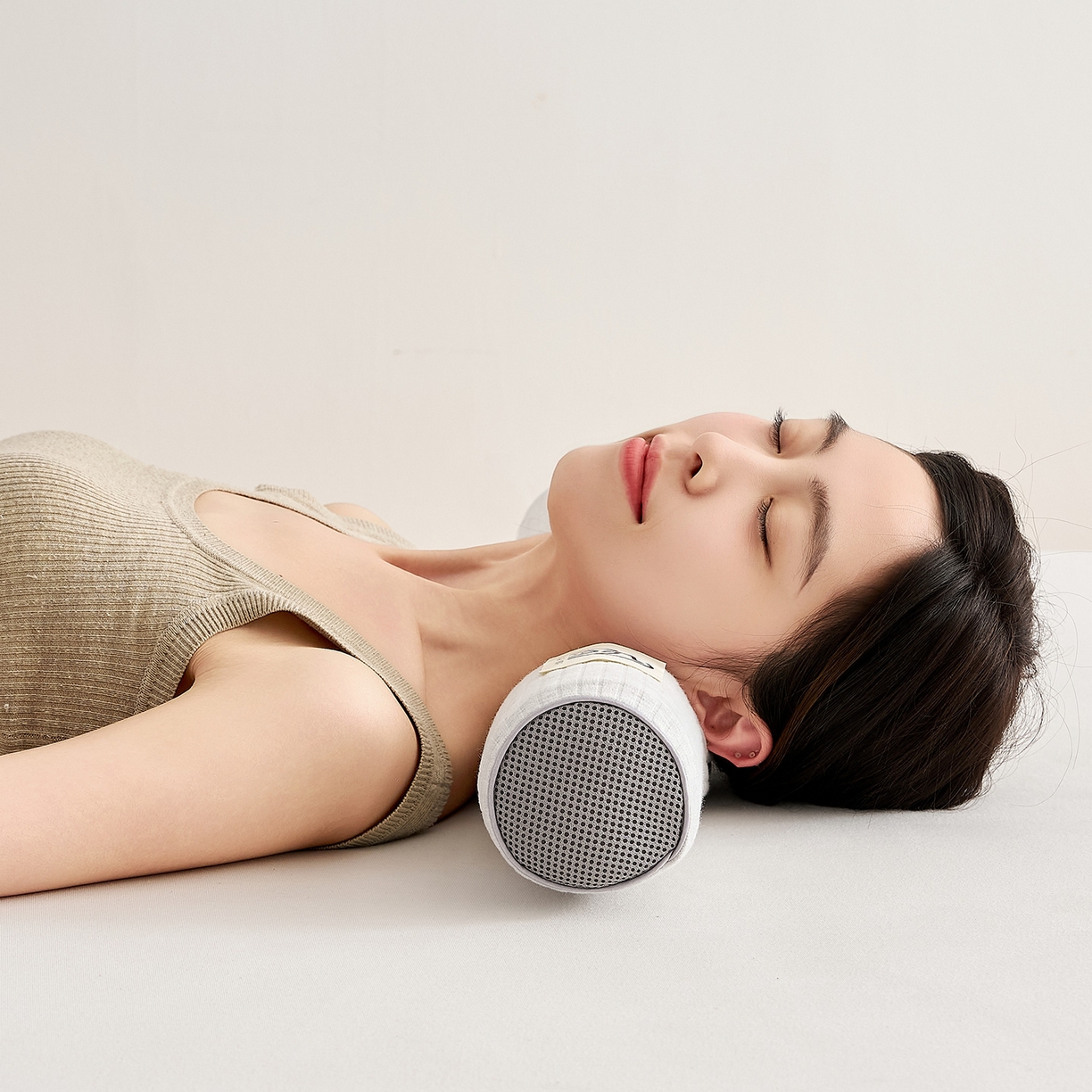 91家纺网 家纺一手货源 找家纺 鼎盛乳胶 2025新款多功能条纹乳胶圆柱枕枕头腰枕 亲肤棉灰 50x10cm/只