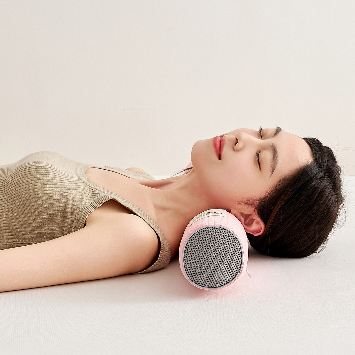 91家纺网 家纺一手货源 找家纺 鼎盛乳胶 2025新款多功能条纹乳胶圆柱枕枕头腰枕 亲肤棉粉 60x12cm/只