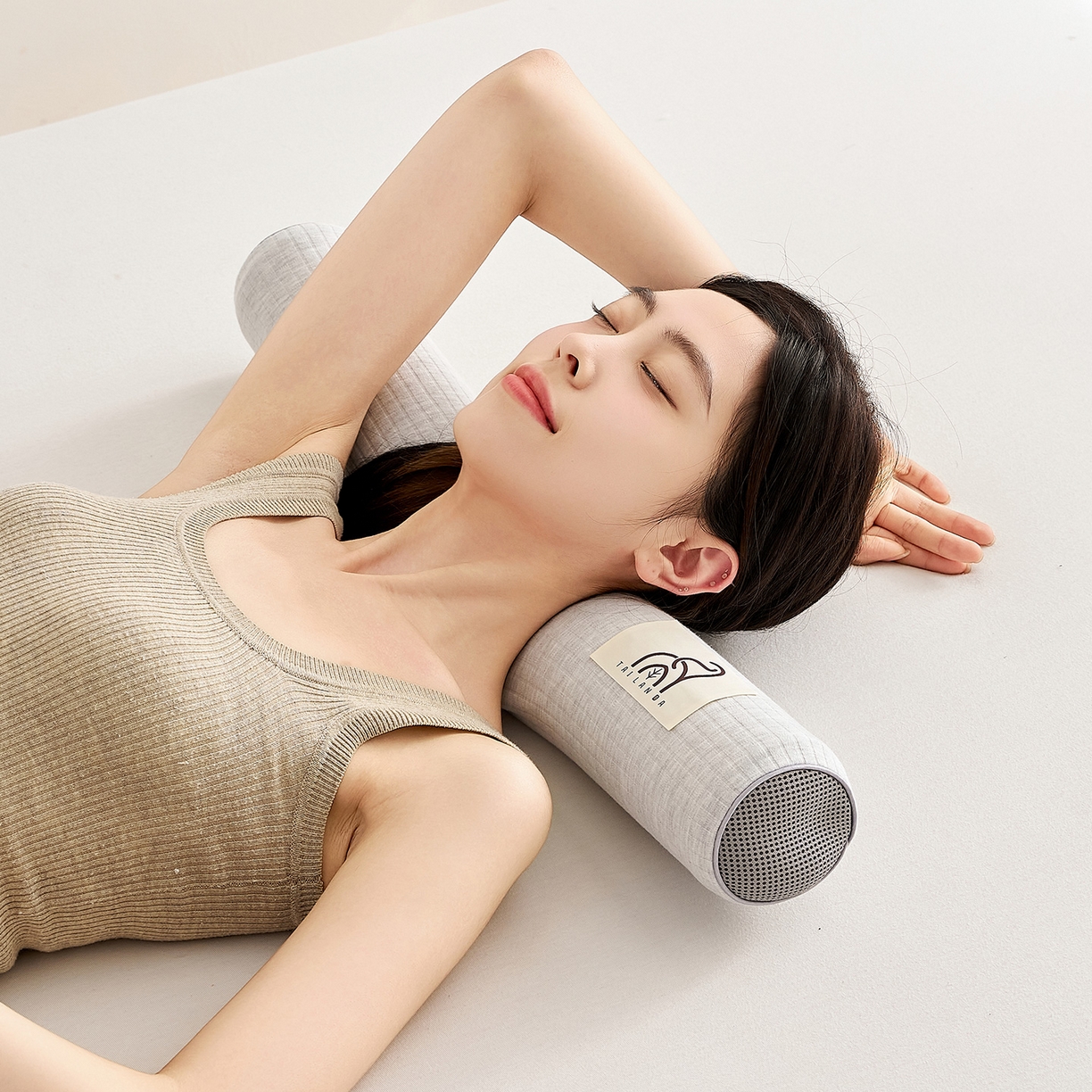 91家纺网 家纺一手货源 找家纺 鼎盛乳胶 2025新款多功能条纹乳胶圆柱枕枕头腰枕 亲肤棉灰 50x10cm/只