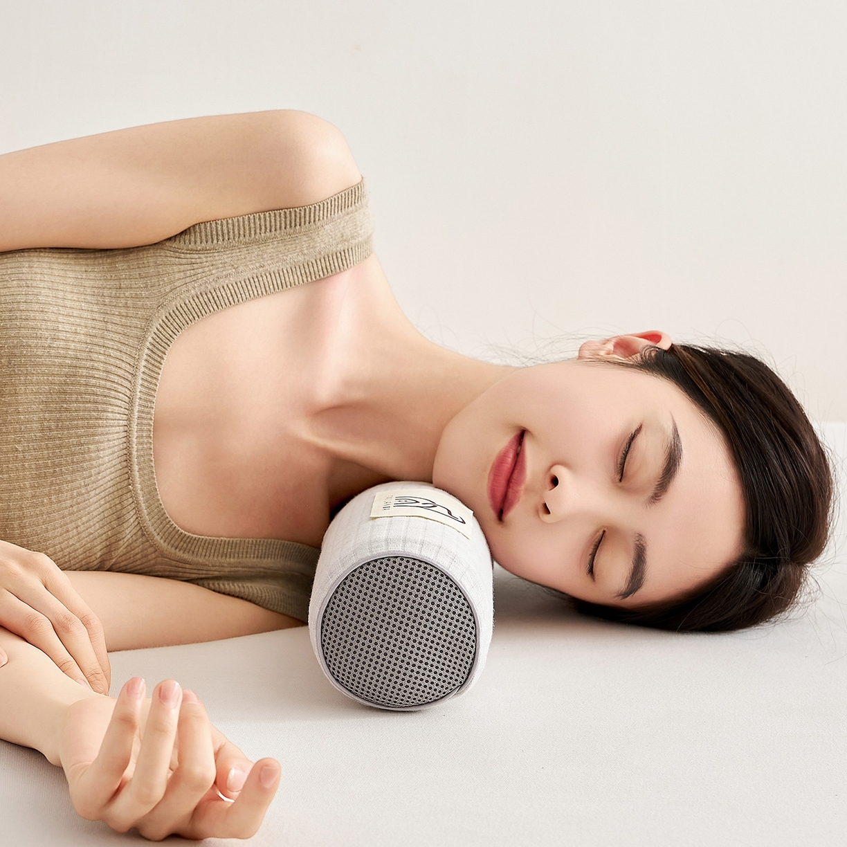 91家纺网 家纺一手货源 找家纺 鼎盛乳胶 2025新款多功能条纹乳胶圆柱枕枕头腰枕 亲肤棉灰 60x12cm/只