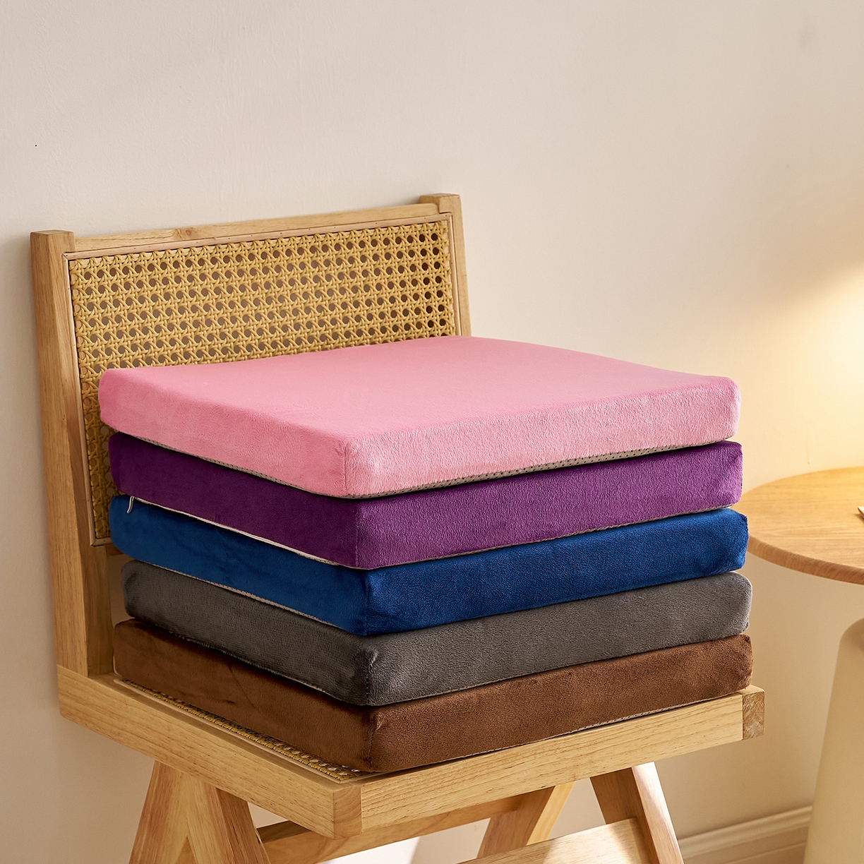 91家纺网 家纺一手货源 找家纺 （总）鼎盛乳胶 2025新款天鹅绒乳胶坐垫（特殊尺寸可定制）