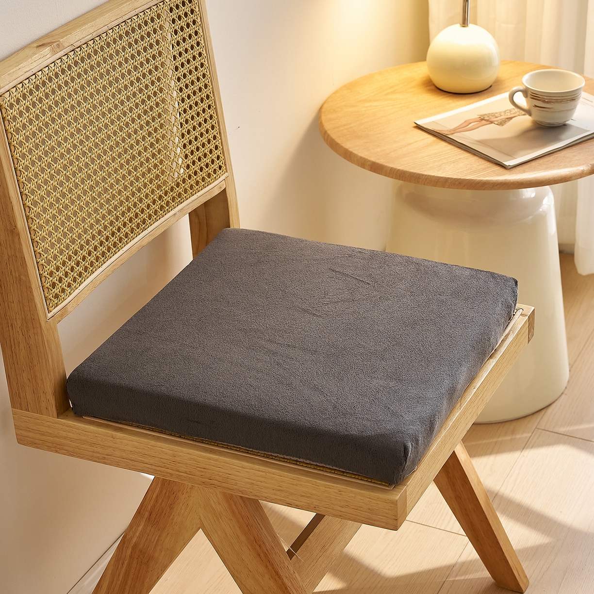 91家纺网 家纺一手货源 找家纺 鼎盛乳胶 2025新款天鹅绒乳胶坐垫（特殊尺寸可定制） 天鹅绒黑灰