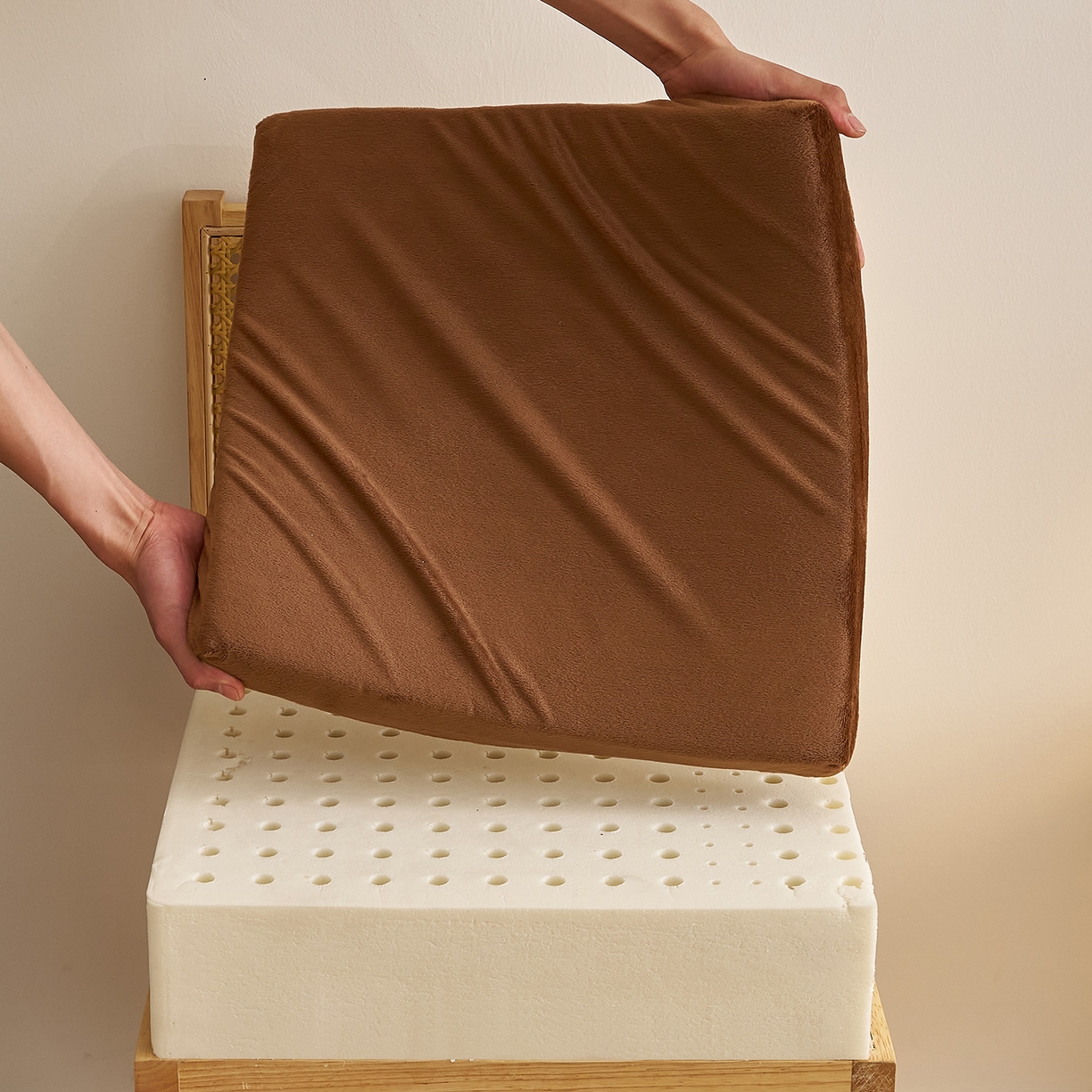 鼎盛乳胶 2025新款天鹅绒乳胶坐垫（特殊尺寸可定制） 天鹅绒咖