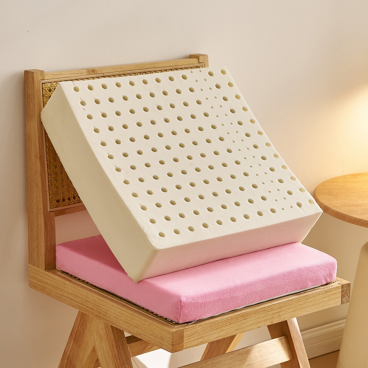 91家纺网 家纺一手货源 找家纺 鼎盛乳胶 2025新款天鹅绒乳胶坐垫（特殊尺寸可定制） 天鹅绒粉