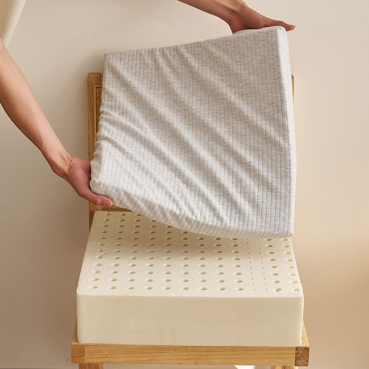 91家纺网 家纺一手货源 找家纺 （总）鼎盛乳胶 2025新款亲肤棉乳胶坐垫（特殊尺寸可定制）