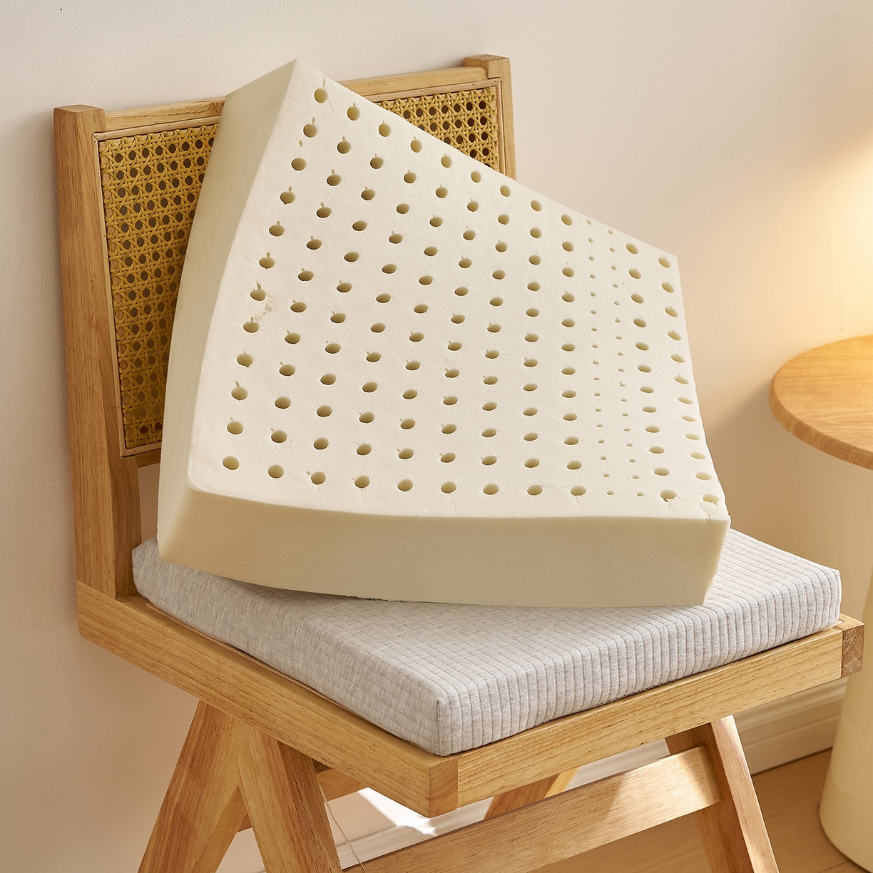 91家纺网 家纺一手货源 找家纺 鼎盛乳胶 2025新款亲肤棉乳胶坐垫（特殊尺寸可定制） 亲肤棉浅灰