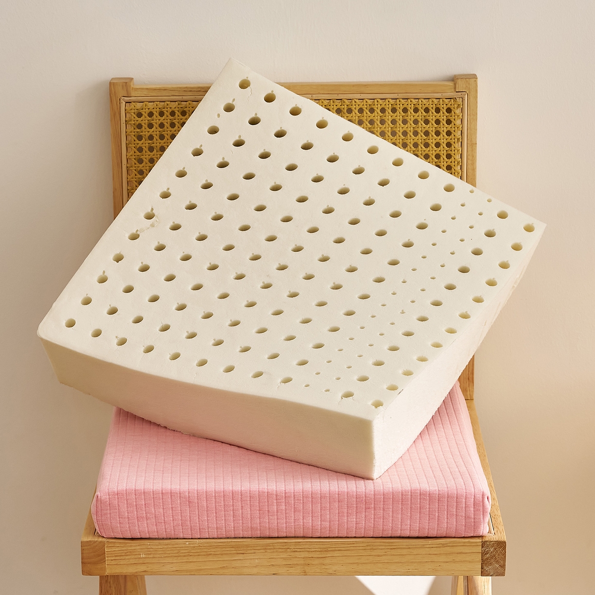 91家纺网 家纺一手货源 找家纺 鼎盛乳胶 2025新款亲肤棉乳胶坐垫（特殊尺寸可定制） 亲肤棉浅粉