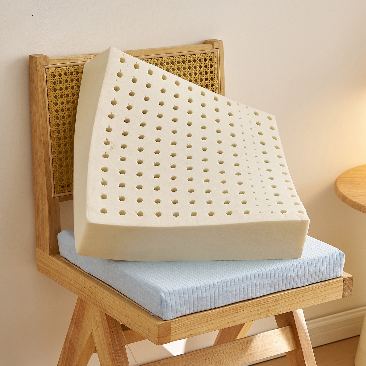 91家纺网 家纺一手货源 找家纺 鼎盛乳胶 2025新款亲肤棉乳胶坐垫（特殊尺寸可定制） 亲肤棉浅蓝