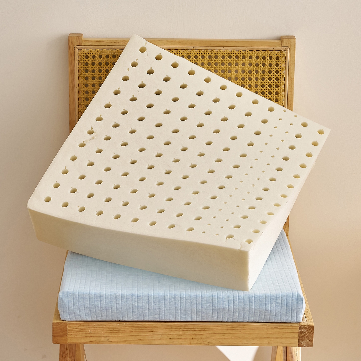 91家纺网 家纺一手货源 找家纺 鼎盛乳胶 2025新款亲肤棉乳胶坐垫（特殊尺寸可定制） 亲肤棉浅蓝