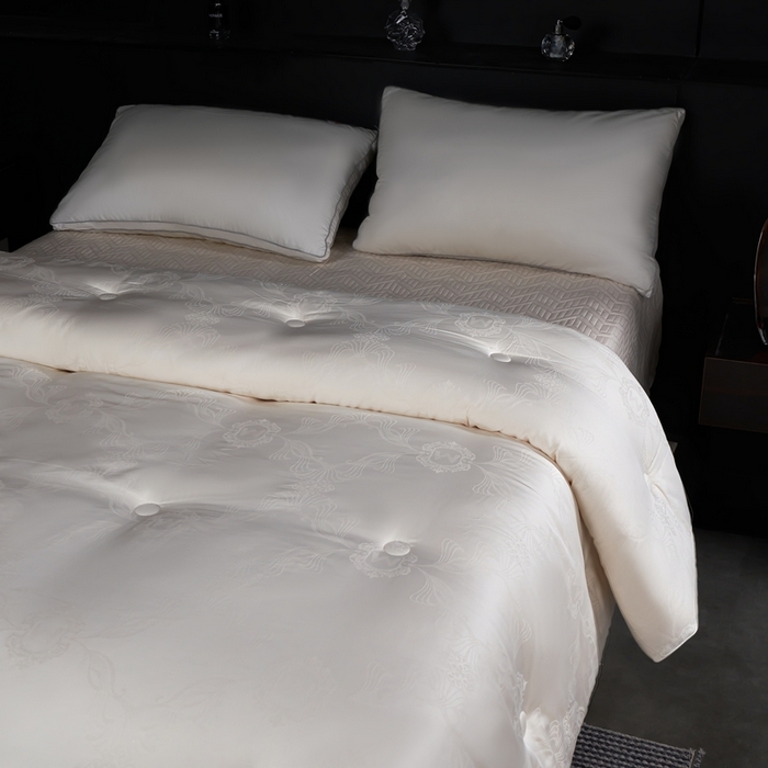 91家纺网 家纺一手货源 找家纺 （总）朴罗 （ 原岚图） 2025新款李官奇提花大豆被被子被芯