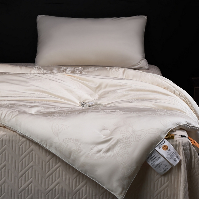 91家纺网 家纺一手货源 找家纺 （总）朴罗 （ 原岚图） 2025新款李官奇提花大豆被被子被芯