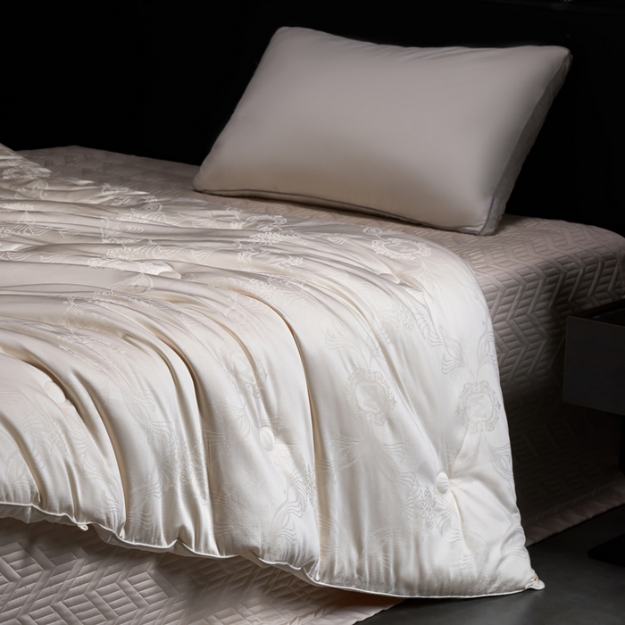 91家纺网 家纺一手货源 找家纺 （总）朴罗 （ 原岚图） 2025新款李官奇提花大豆被被子被芯