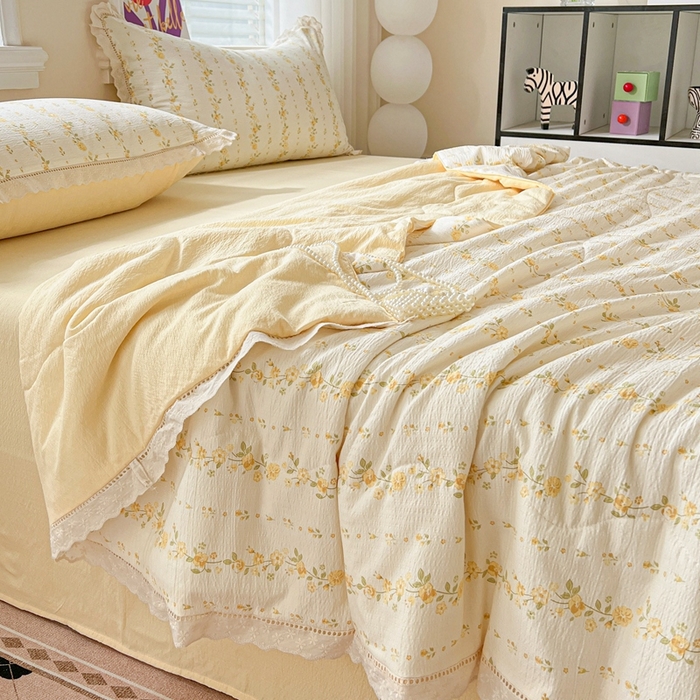 91家纺网 家纺一手货源 找家纺 一比一家纺 2025新款云感皱皱纱全棉花边款夏被四件套【控价109元】小晴天