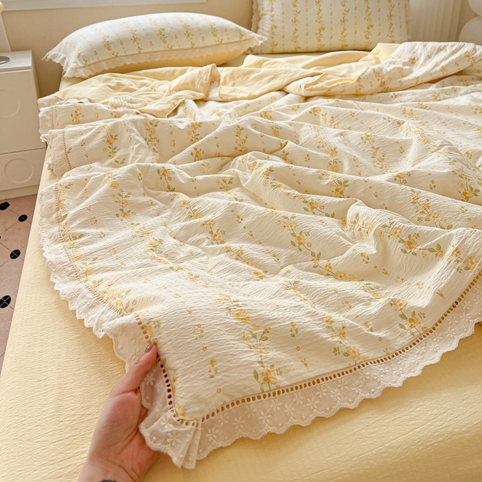 91家纺网 家纺一手货源 找家纺 一比一家纺 2025新款云感皱皱纱全棉花边款夏被四件套【控价109元】小晴天