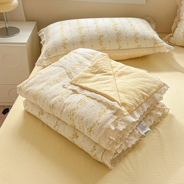 91家纺网 家纺一手货源 找家纺 一比一家纺 2025新款云感皱皱纱全棉花边款夏被四件套【控价109元】小晴天