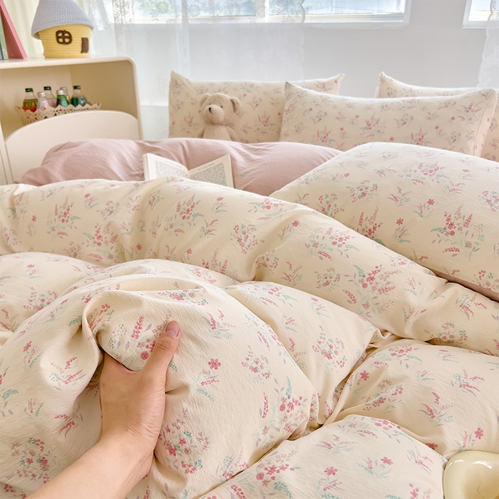 91家纺网 家纺一手货源 找家纺 优品阁 2025新款云感皱皱纱四件套  花田错