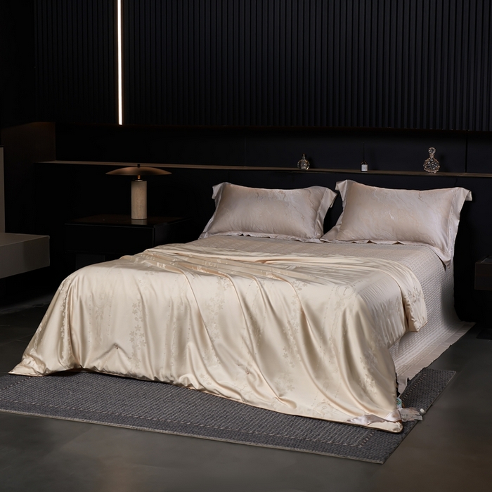 91家纺网 家纺一手货源 找家纺 朴罗 （ 原岚图） 2025新款天然有机蚕丝被被子被芯 香槟金