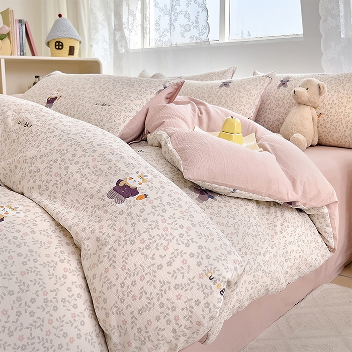 91家纺网 家纺一手货源 找家纺 优品阁 2025新款云感皱皱纱四件套 快乐小熊