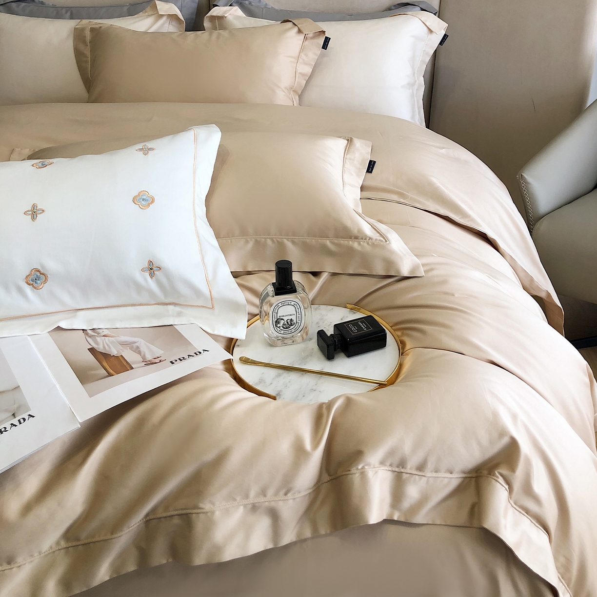 91家纺网 家纺一手货源 找家纺 乐美家纺 2025新款A类100支—简爱系列埋线工艺四件套 香槟色