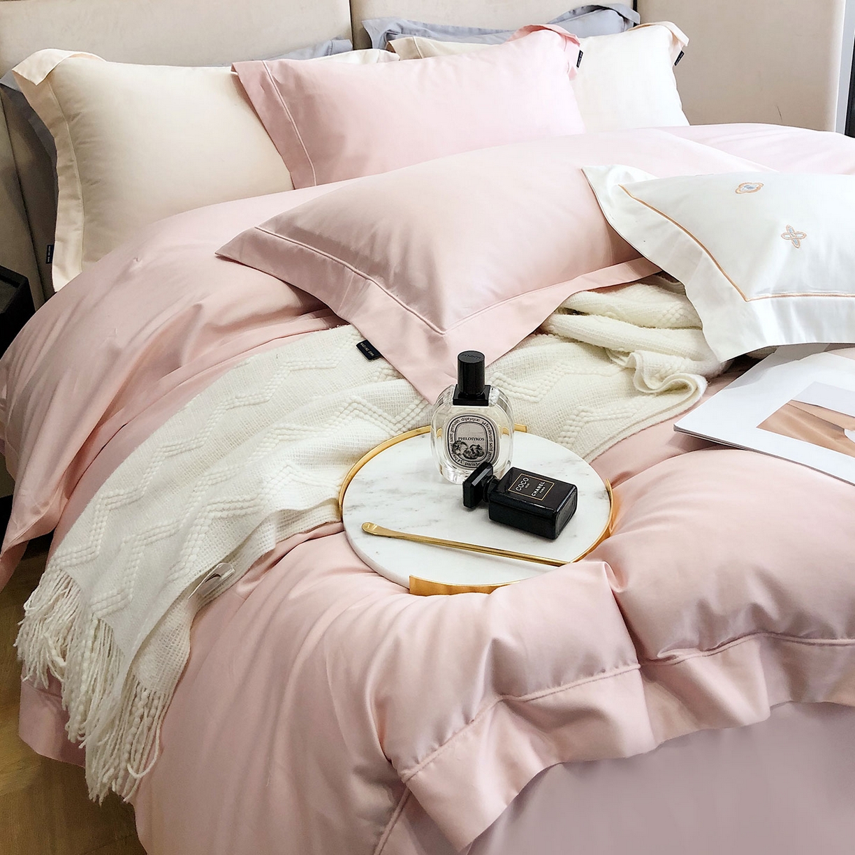 91家纺网 家纺一手货源 找家纺 乐美家纺 2025新款A类100支—简爱系列埋线工艺四件套 露娜粉