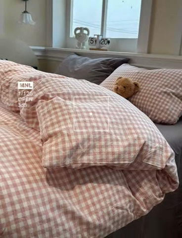91家纺网 家纺一手货源 找家纺 欣晴家纺 2025新款软糯水洗棉条格无印宜家风混搭三件套四件套（风格2） 混搭粉格