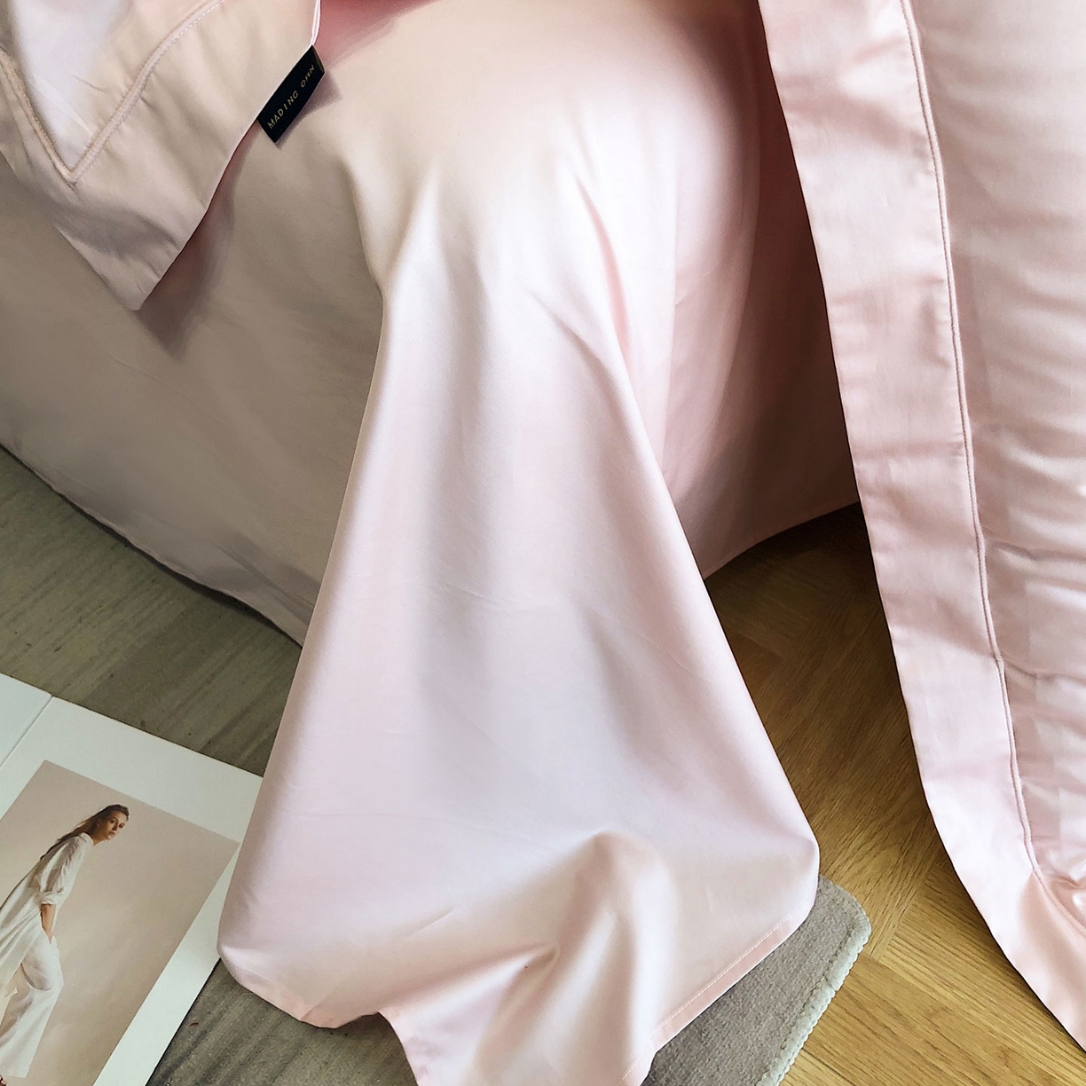 91家纺网 家纺一手货源 找家纺 乐美家纺 2025新款A类100支—简爱系列埋线工艺四件套 露娜粉