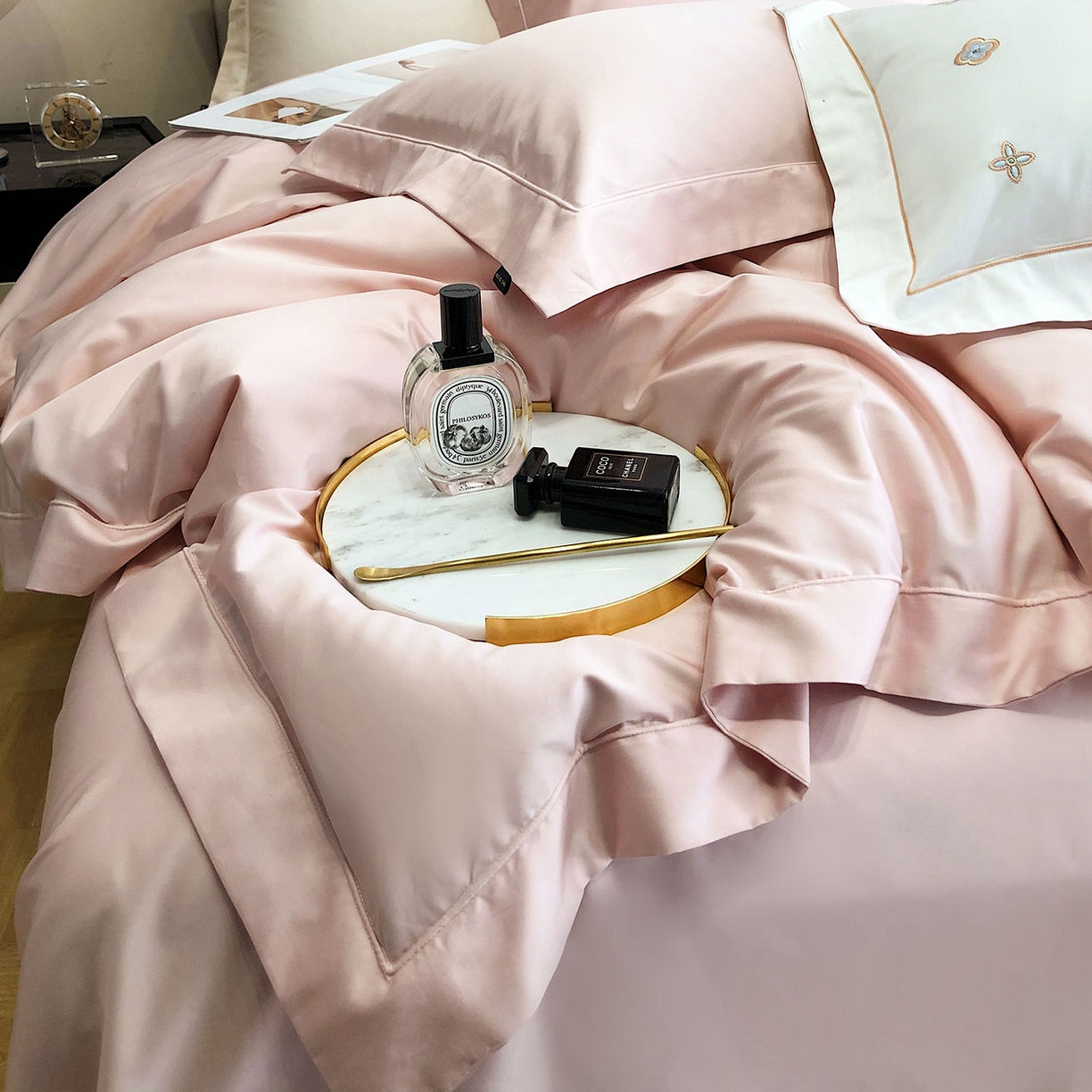 91家纺网 家纺一手货源 找家纺 乐美家纺 2025新款A类100支—简爱系列埋线工艺四件套 露娜粉