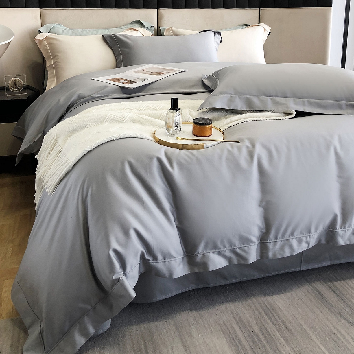 91家纺网 家纺一手货源 找家纺 乐美家纺 2025新款A类100支—简爱系列埋线工艺四件套 经典灰