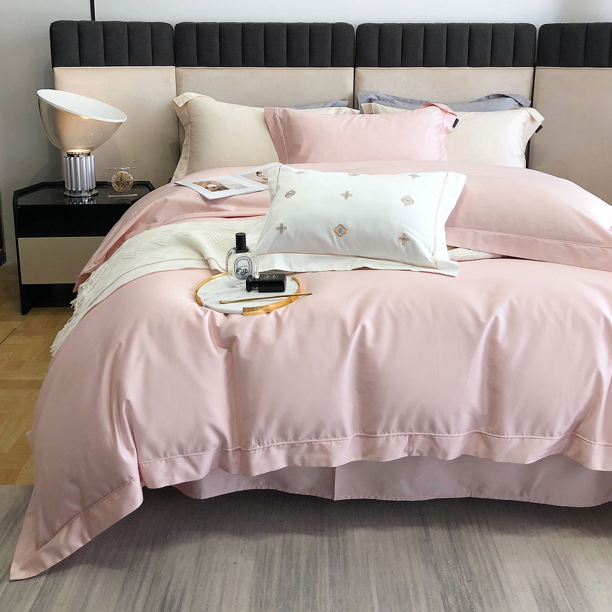 91家纺网 家纺一手货源 找家纺 乐美家纺 2025新款A类100支—简爱系列埋线工艺四件套 露娜粉