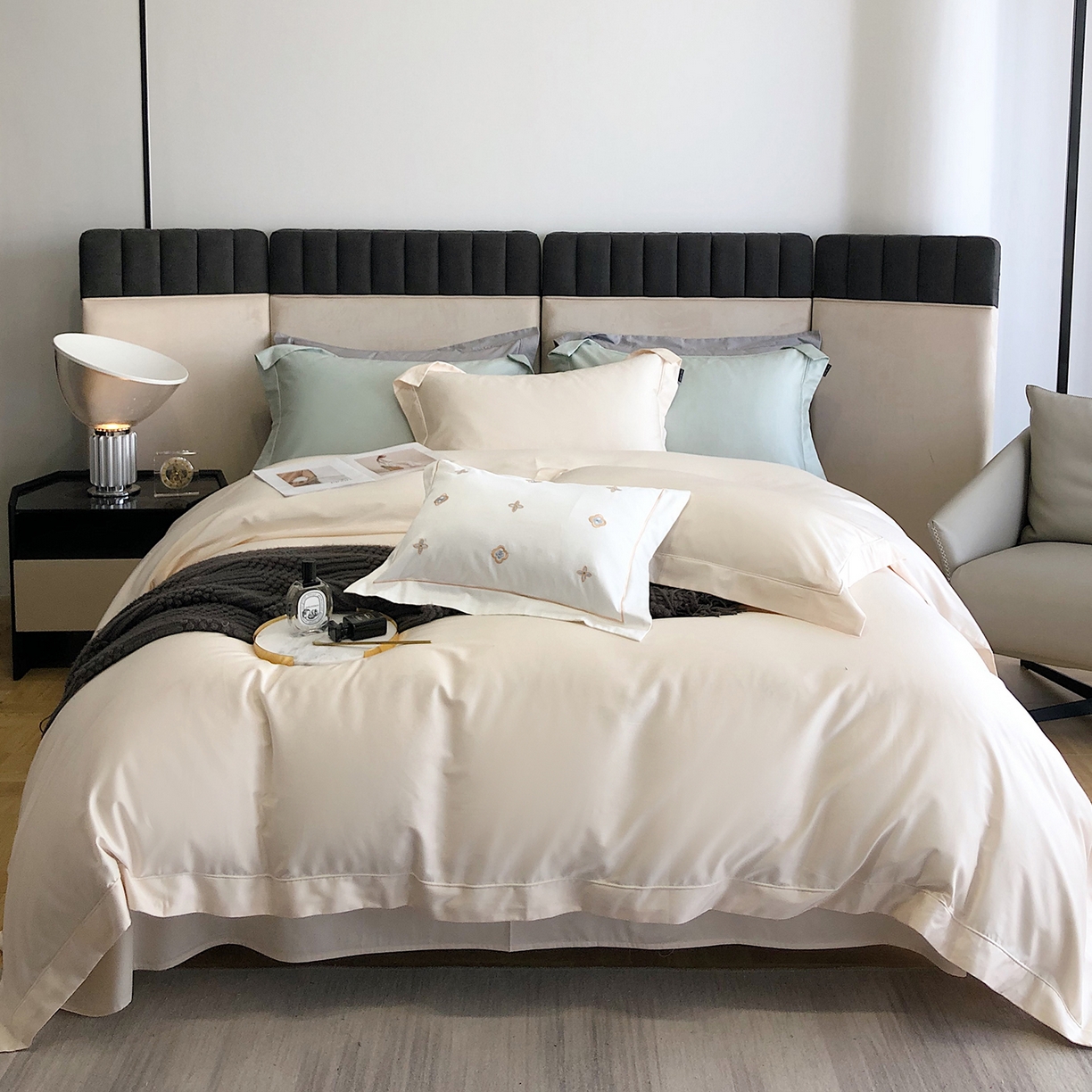 91家纺网 家纺一手货源 找家纺 乐美家纺 2025新款A类100支—简爱系列埋线工艺四件套 奶昔白