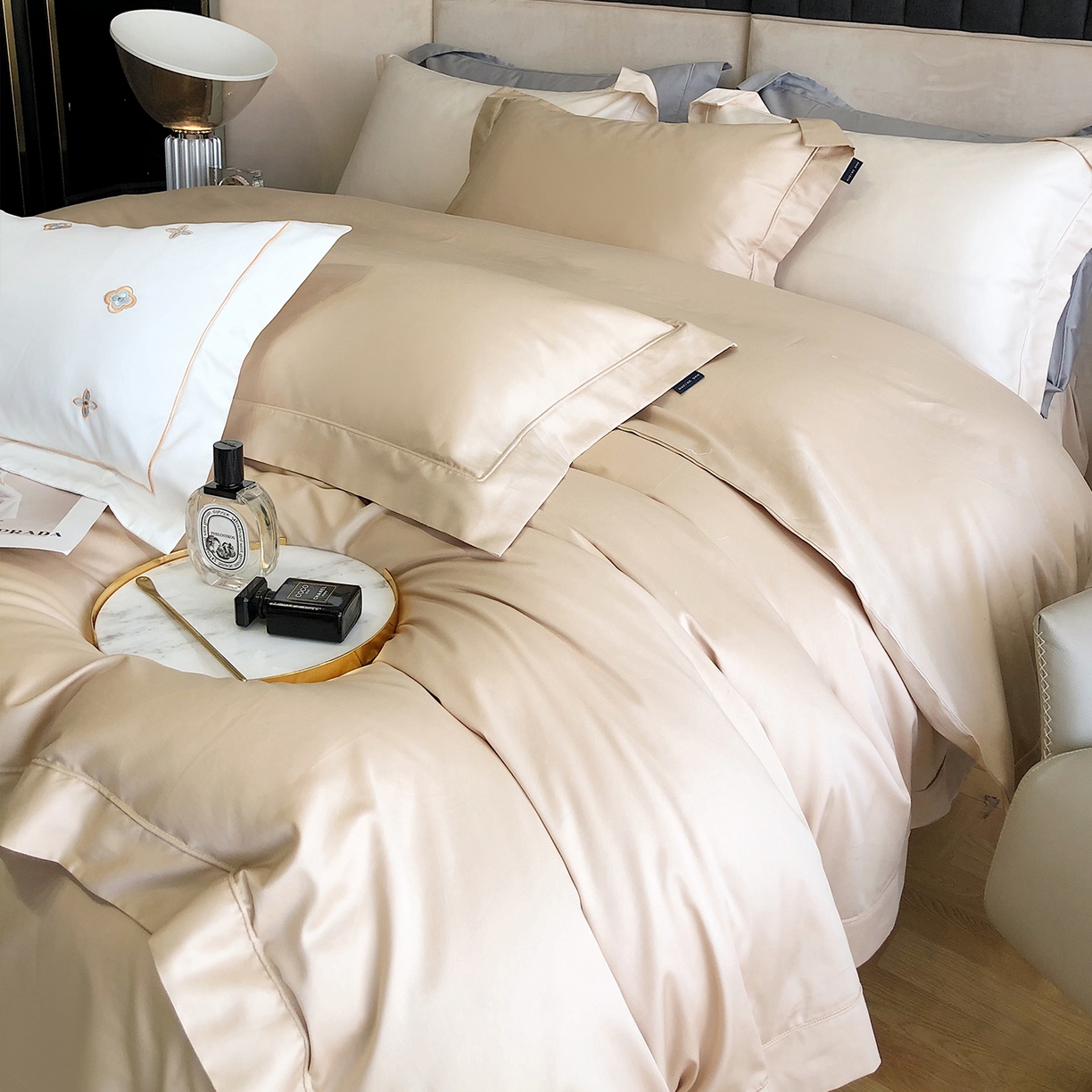 91家纺网 家纺一手货源 找家纺 乐美家纺 2025新款A类100支—简爱系列埋线工艺四件套 香槟色