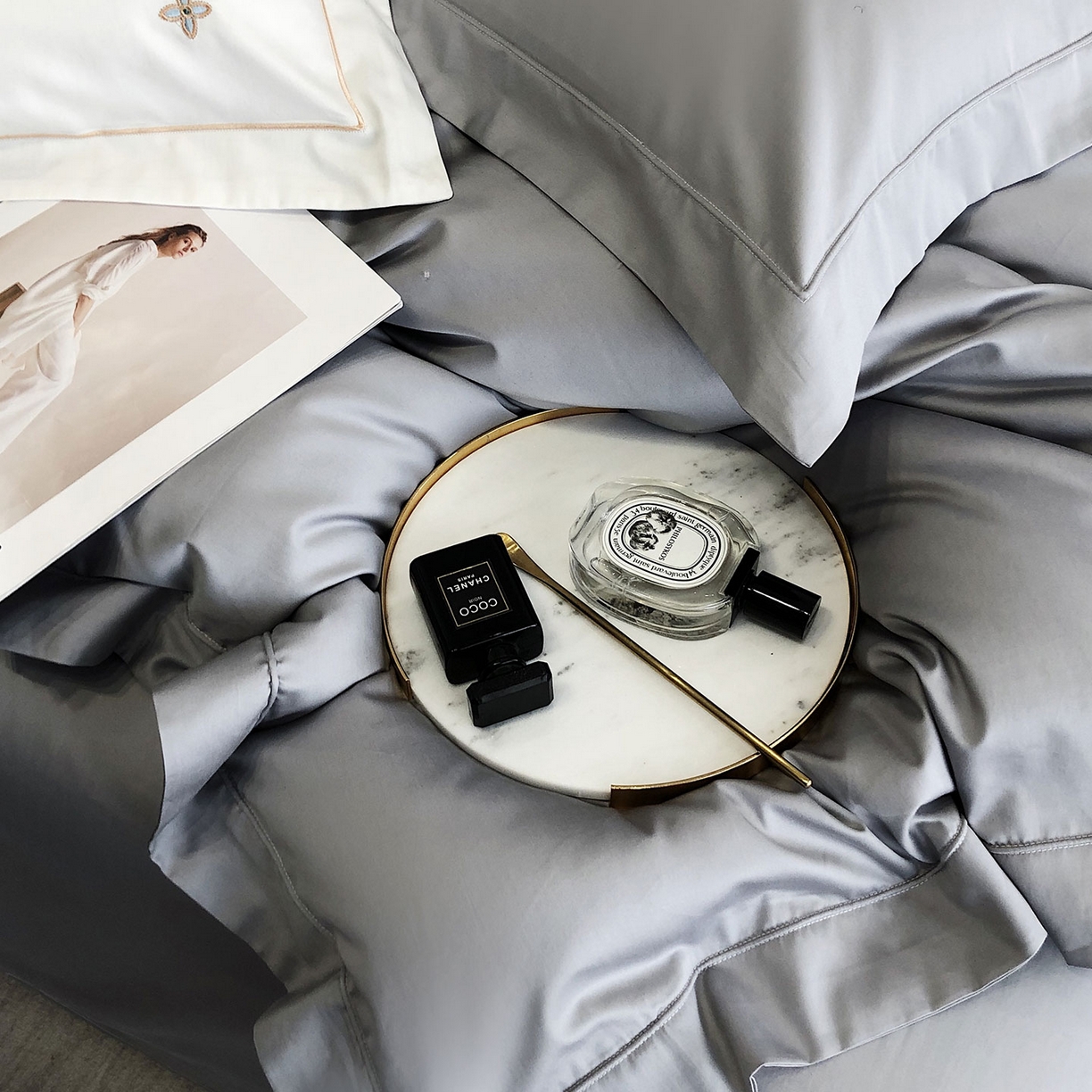 91家纺网 家纺一手货源 找家纺 乐美家纺 2025新款A类100支—简爱系列埋线工艺四件套 经典灰