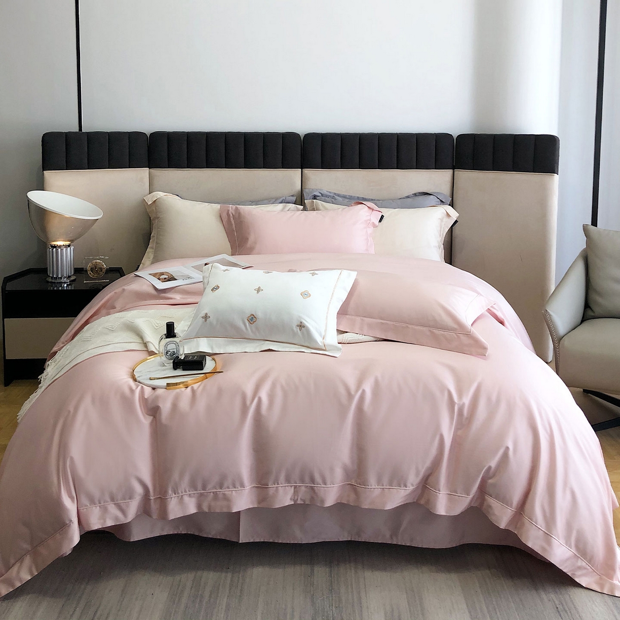 91家纺网 家纺一手货源 找家纺 乐美家纺 2025新款A类100支—简爱系列埋线工艺四件套 露娜粉