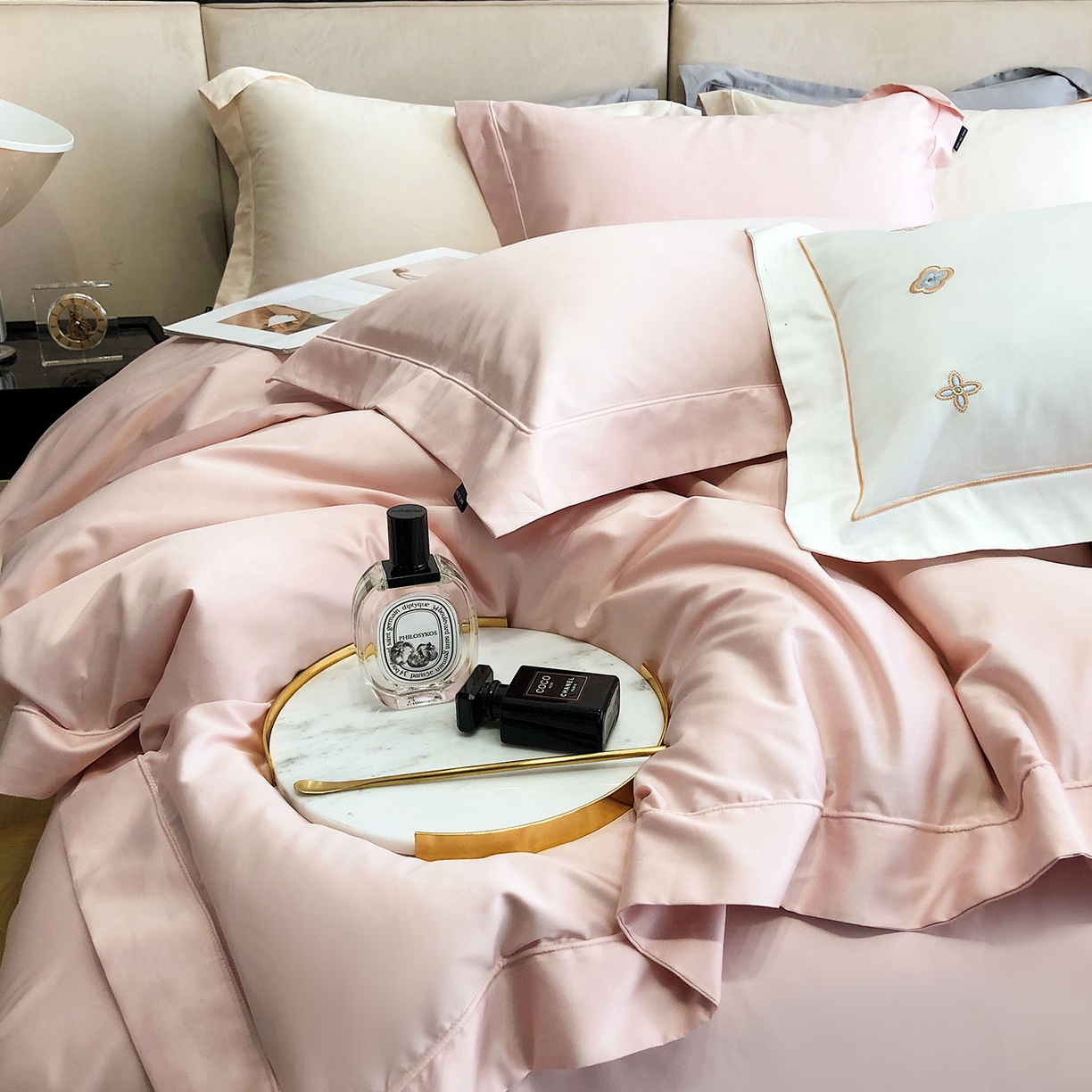 91家纺网 家纺一手货源 找家纺 乐美家纺 2025新款A类100支—简爱系列埋线工艺四件套 露娜粉