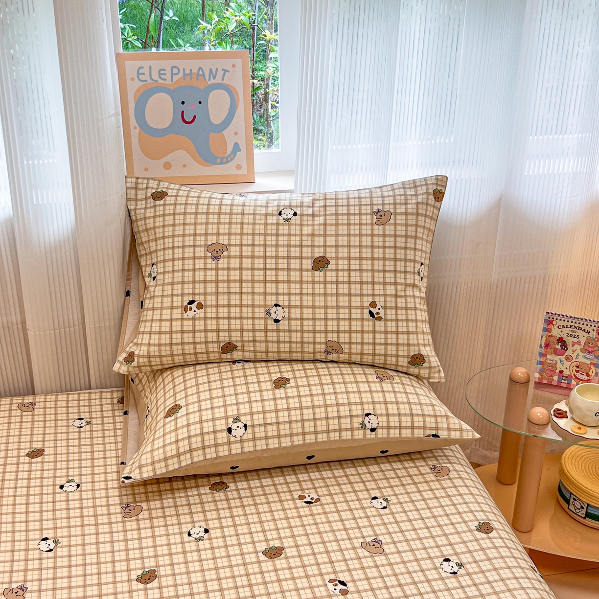 91家纺网 家纺一手货源 找家纺 呗旺鹿 2025新款40s全棉纯棉卡通印花学生系列单品床单 床单单件 焦糖小狗