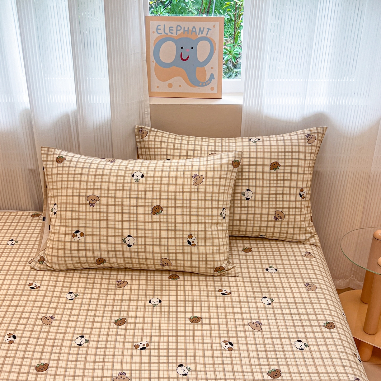 91家纺网 家纺一手货源 找家纺 呗旺鹿 2025新款40s全棉纯棉卡通印花学生系列单品床单 床单单件 焦糖小狗