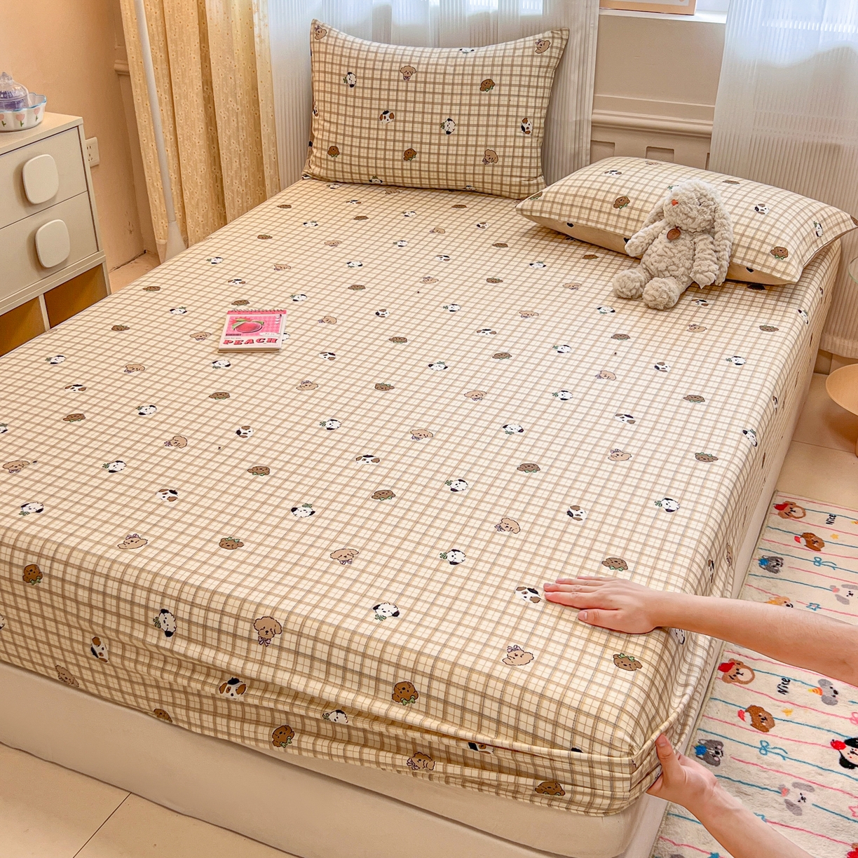 91家纺网 家纺一手货源 找家纺 呗旺鹿 2025新款40s全棉纯棉卡通印花学生系列单品床笠 床笠单件 焦糖小狗