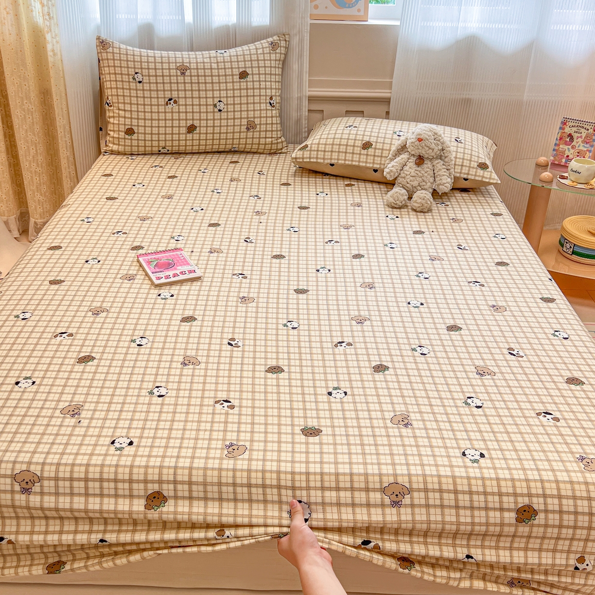 91家纺网 家纺一手货源 找家纺 呗旺鹿 2025新款40s全棉纯棉卡通印花学生系列单品床笠 床笠单件 焦糖小狗