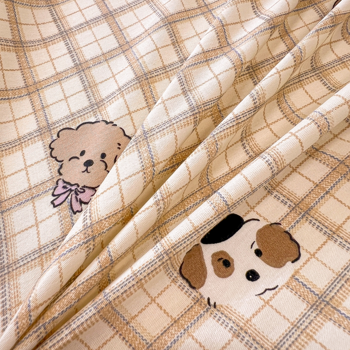 91家纺网 家纺一手货源 找家纺 呗旺鹿 2025新款40s全棉纯棉卡通印花学生系列单品床笠 床笠单件 焦糖小狗