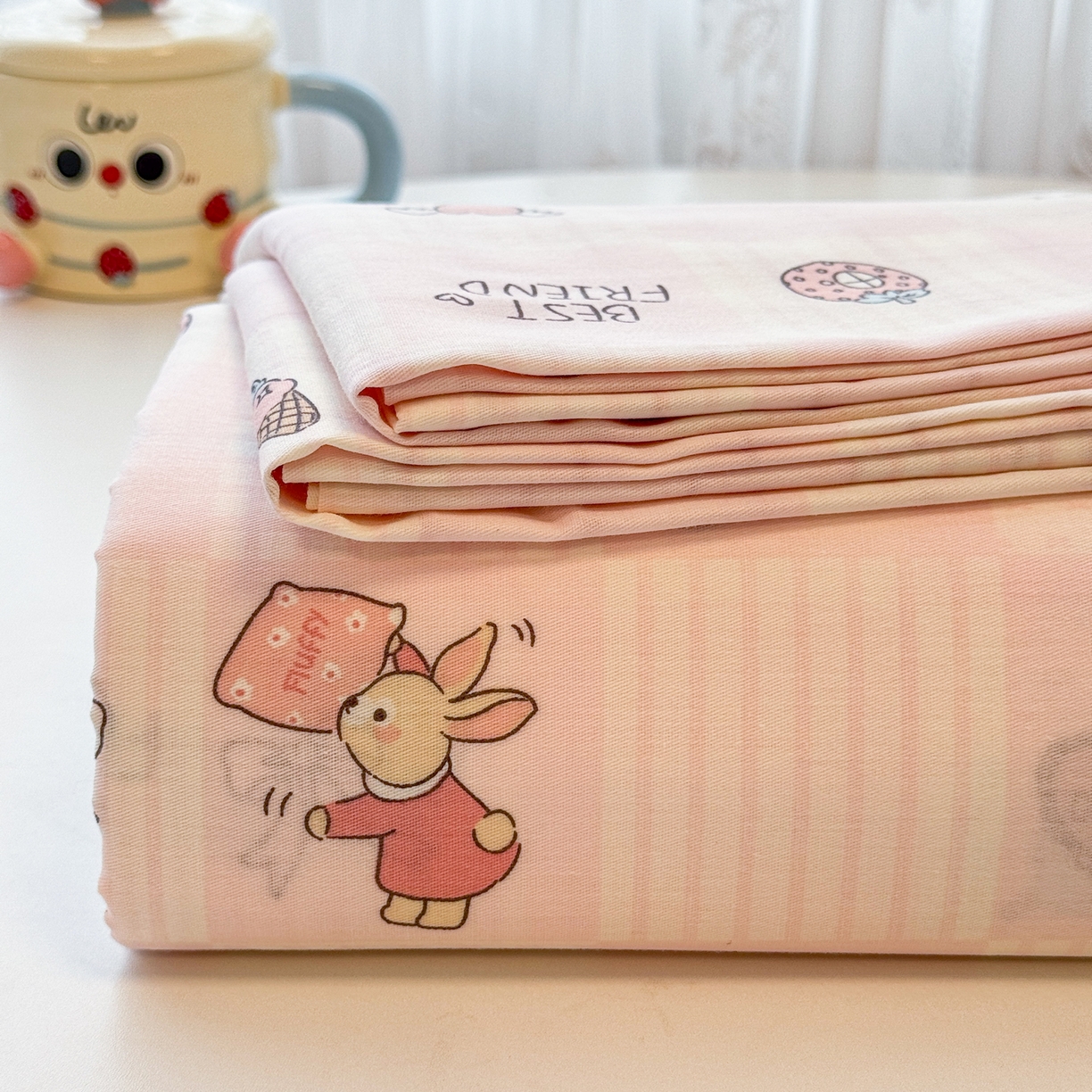 91家纺网 家纺一手货源 找家纺 呗旺鹿 2025新款40s全棉纯棉卡通印花学生系列单品床单 床单单件 兔子假期