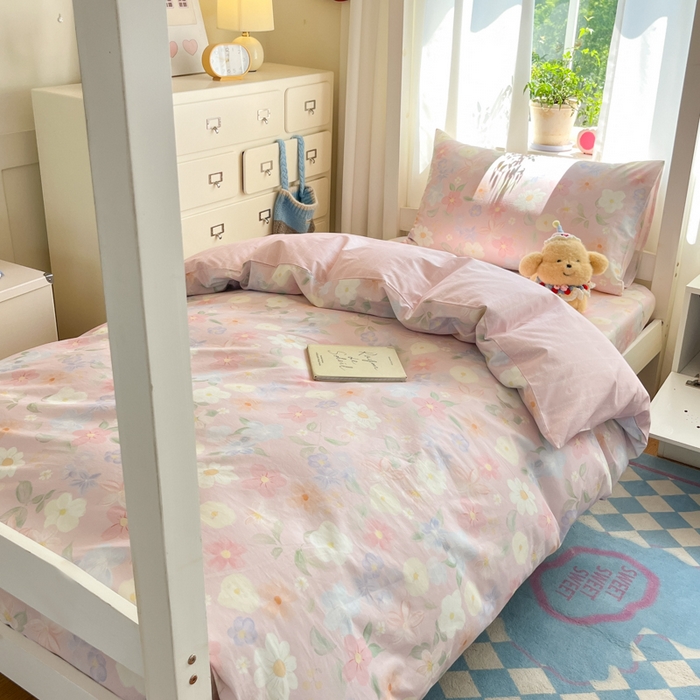 91家纺网 家纺一手货源 找家纺 寻米 2025新款全棉印花学生季学生三件套 春日暖阳-粉