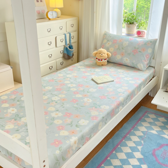 91家纺网 家纺一手货源 找家纺 寻米 2025新款全棉印花学生季学生三件套 春日暖阳-兰