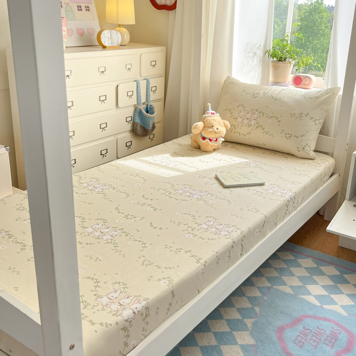 91家纺网 家纺一手货源 找家纺 寻米 2025新款全棉印花学生季学生三件套 花园小兔