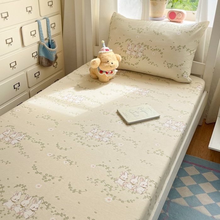 91家纺网 家纺一手货源 找家纺 寻米 2025新款全棉印花学生季学生三件套 花园小兔