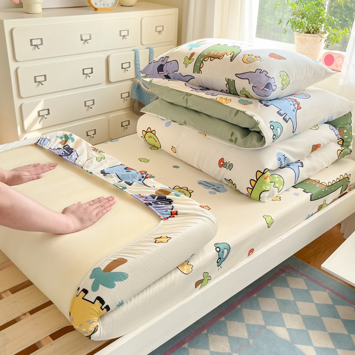 91家纺网 家纺一手货源 找家纺 寻米 2025新款全棉印花学生季学生三件套 恐龙乐园